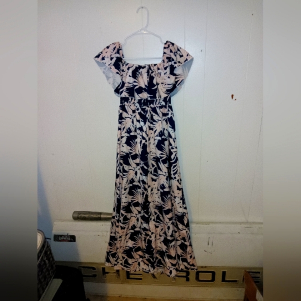 NWOT Shein Blue & White Floral Maxi Dress S